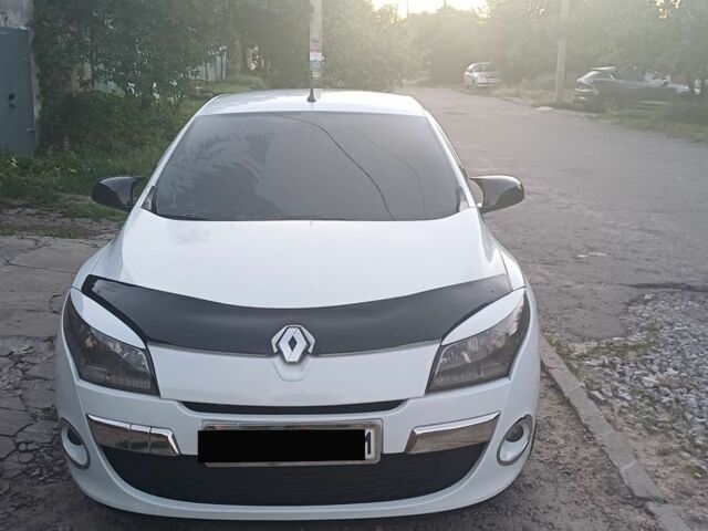 Білий Рено Меган, об'ємом двигуна 1.5 л та пробігом 228 тис. км за 7800 $, фото 1 на Automoto.ua