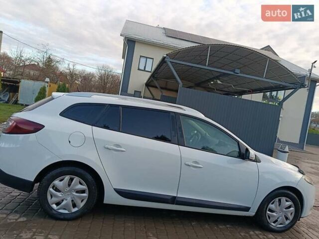 Белый Рено Меган, объемом двигателя 1.46 л и пробегом 205 тыс. км за 6800 $, фото 1 на Automoto.ua
