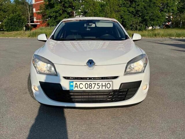 Белый Рено Меган, объемом двигателя 1.5 л и пробегом 293 тыс. км за 7700 $, фото 1 на Automoto.ua