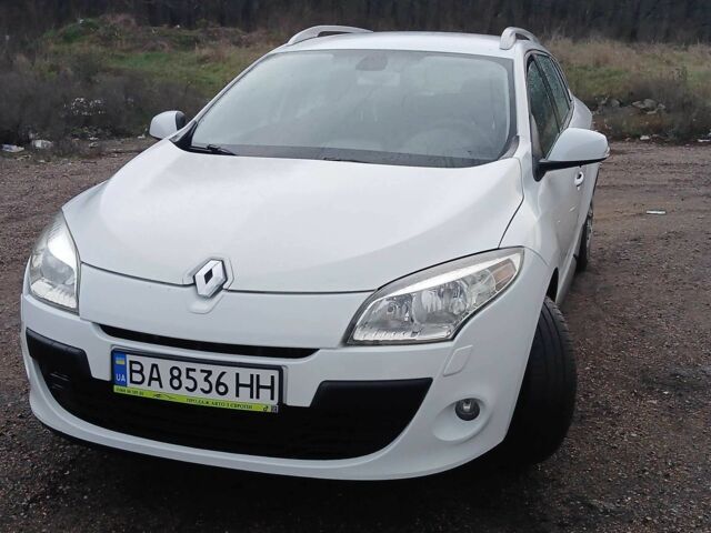 Белый Рено Меган, объемом двигателя 1.6 л и пробегом 240 тыс. км за 7200 $, фото 1 на Automoto.ua