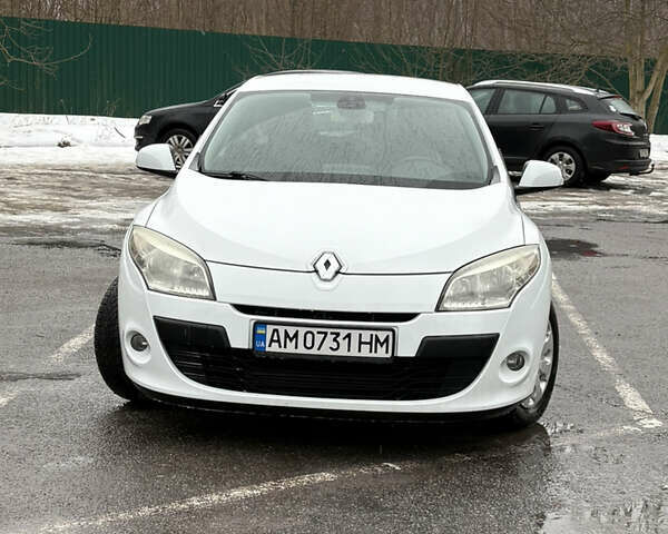 Белый Рено Меган, объемом двигателя 1.46 л и пробегом 264 тыс. км за 6500 $, фото 1 на Automoto.ua