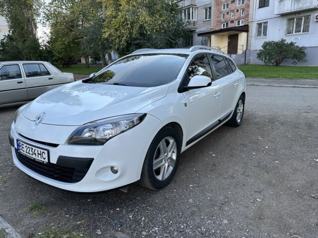 Белый Рено Меган, объемом двигателя 1.5 л и пробегом 260 тыс. км за 7020 $, фото 1 на Automoto.ua
