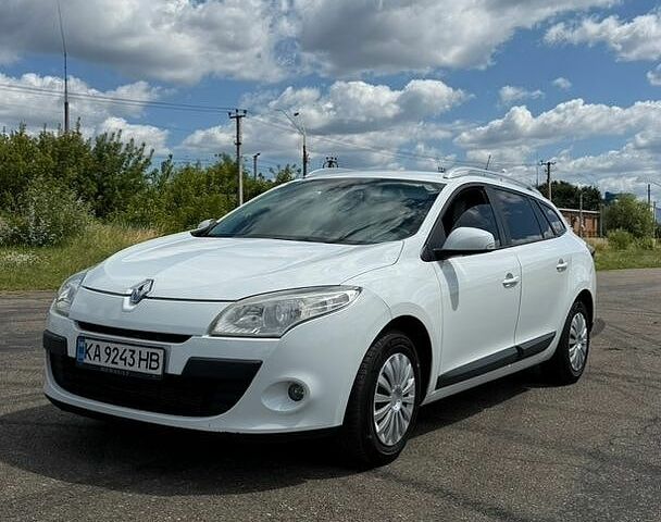 Белый Рено Меган, объемом двигателя 1.46 л и пробегом 216 тыс. км за 7300 $, фото 1 на Automoto.ua