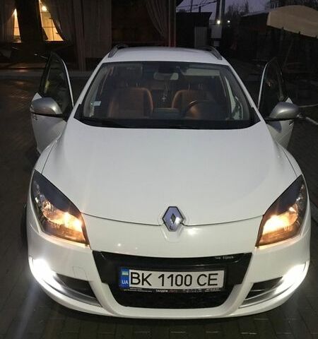 Белый Рено Меган, объемом двигателя 1.46 л и пробегом 282 тыс. км за 7700 $, фото 1 на Automoto.ua