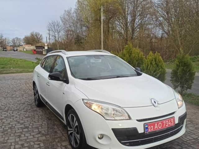 Белый Рено Меган, объемом двигателя 0 л и пробегом 207 тыс. км за 7300 $, фото 1 на Automoto.ua