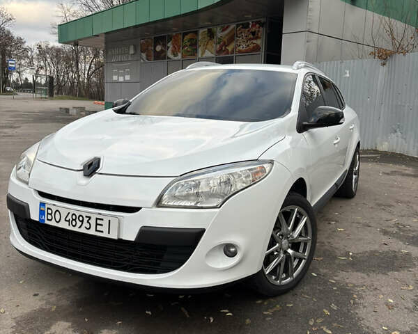 Білий Рено Меган, об'ємом двигуна 1.46 л та пробігом 296 тис. км за 6600 $, фото 1 на Automoto.ua