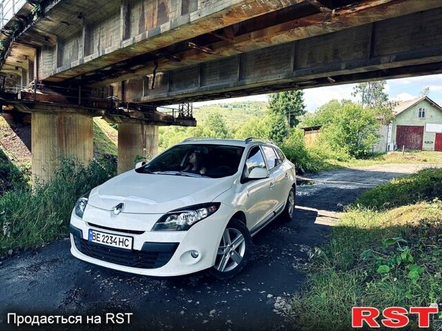 Білий Рено Меган, об'ємом двигуна 1.5 л та пробігом 240 тис. км за 7499 $, фото 1 на Automoto.ua