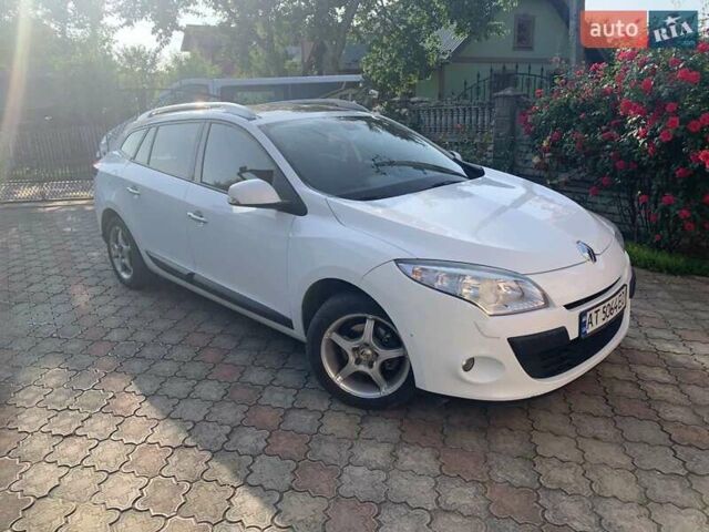 Белый Рено Меган, объемом двигателя 1.46 л и пробегом 210 тыс. км за 6300 $, фото 1 на Automoto.ua