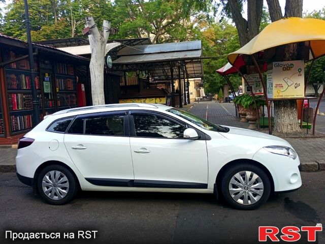 Белый Рено Меган, объемом двигателя 1.5 л и пробегом 11 тыс. км за 6800 $, фото 1 на Automoto.ua