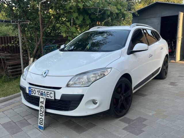 Белый Рено Меган, объемом двигателя 1.5 л и пробегом 253 тыс. км за 7200 $, фото 1 на Automoto.ua