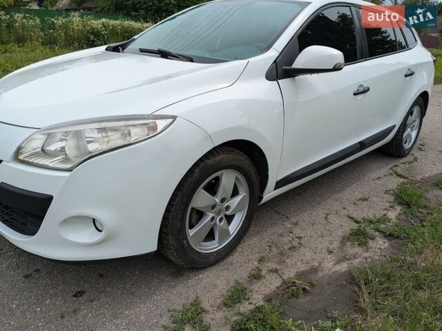 Білий Рено Меган, об'ємом двигуна 1.46 л та пробігом 300 тис. км за 5500 $, фото 1 на Automoto.ua