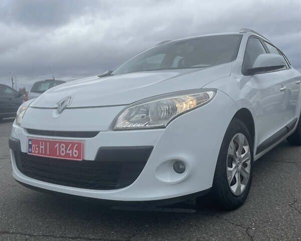 Белый Рено Меган, объемом двигателя 1.5 л и пробегом 173 тыс. км за 8400 $, фото 1 на Automoto.ua