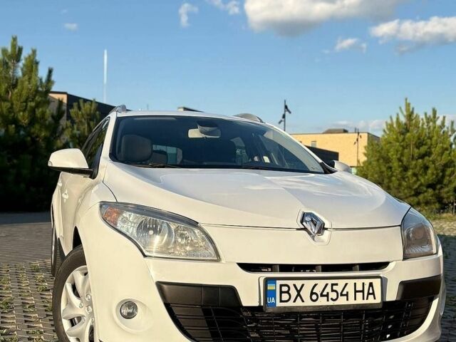 Білий Рено Меган, об'ємом двигуна 1.46 л та пробігом 236 тис. км за 7200 $, фото 1 на Automoto.ua