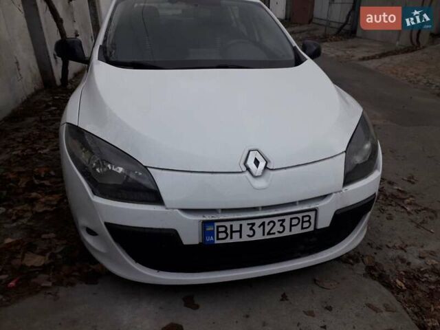 Білий Рено Меган, об'ємом двигуна 1.9 л та пробігом 267 тис. км за 7000 $, фото 1 на Automoto.ua