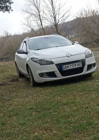 Білий Рено Меган, об'ємом двигуна 1.46 л та пробігом 230 тис. км за 7200 $, фото 1 на Automoto.ua
