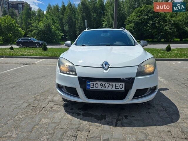 Белый Рено Меган, объемом двигателя 1.46 л и пробегом 322 тыс. км за 8000 $, фото 1 на Automoto.ua