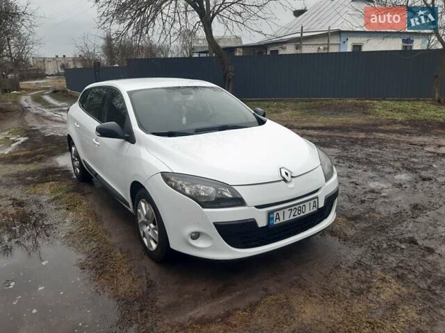 Белый Рено Меган, объемом двигателя 1.5 л и пробегом 290 тыс. км за 6700 $, фото 1 на Automoto.ua