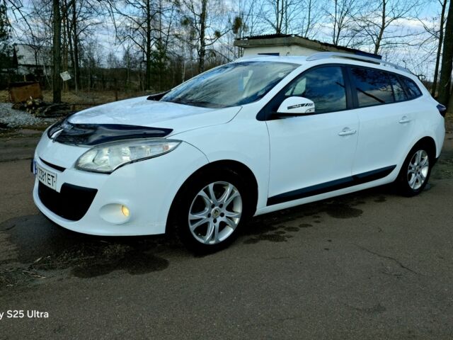 Белый Рено Меган, объемом двигателя 1.5 л и пробегом 290 тыс. км за 5300 $, фото 1 на Automoto.ua