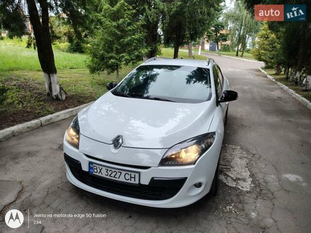 Білий Рено Меган, об'ємом двигуна 1.46 л та пробігом 325 тис. км за 5900 $, фото 1 на Automoto.ua