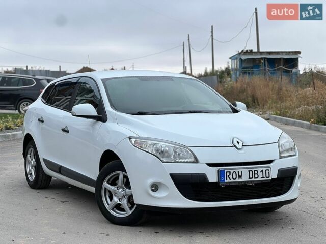 Белый Рено Меган, объемом двигателя 1.5 л и пробегом 250 тыс. км за 5900 $, фото 1 на Automoto.ua