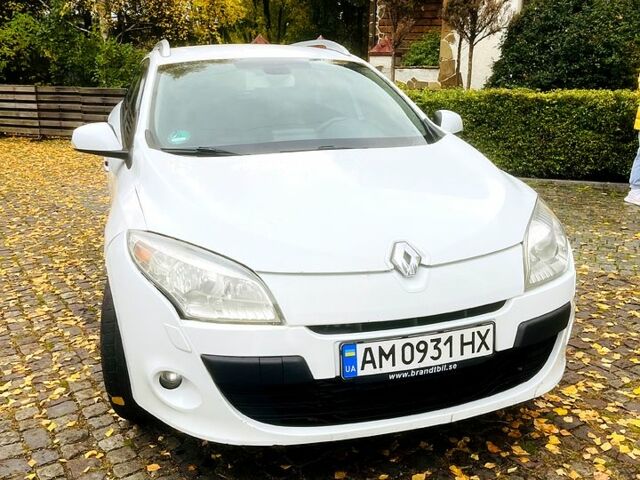 Білий Рено Меган, об'ємом двигуна 1.5 л та пробігом 280 тис. км за 5900 $, фото 1 на Automoto.ua