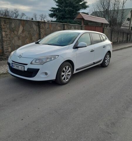 Білий Рено Меган, об'ємом двигуна 1.5 л та пробігом 328 тис. км за 6200 $, фото 1 на Automoto.ua