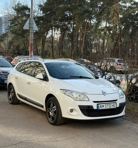 Белый Рено Меган, объемом двигателя 1.46 л и пробегом 289 тыс. км за 6700 $, фото 1 на Automoto.ua