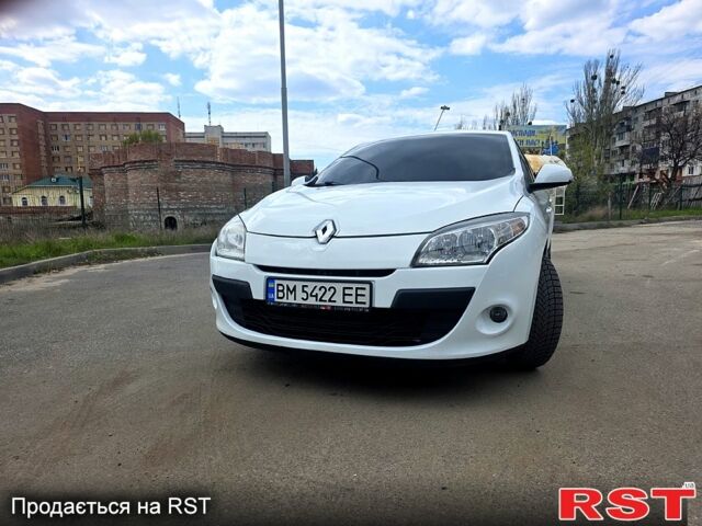 Белый Рено Меган, объемом двигателя 1.5 л и пробегом 235 тыс. км за 7200 $, фото 1 на Automoto.ua