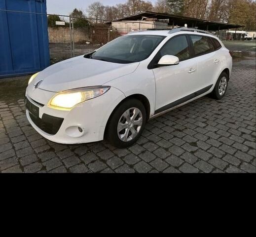 Белый Рено Меган, объемом двигателя 1.5 л и пробегом 230 тыс. км за 3300 $, фото 1 на Automoto.ua