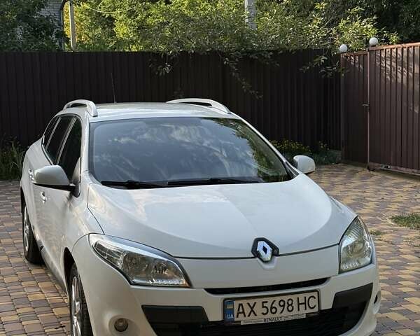Білий Рено Меган, об'ємом двигуна 1.46 л та пробігом 156 тис. км за 7500 $, фото 1 на Automoto.ua
