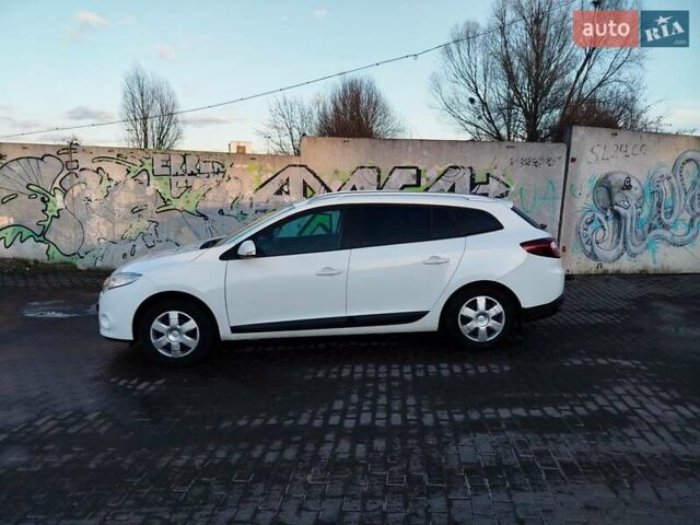 Белый Рено Меган, объемом двигателя 1.46 л и пробегом 253 тыс. км за 7500 $, фото 1 на Automoto.ua