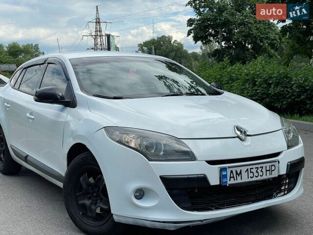 Білий Рено Меган, об'ємом двигуна 1.46 л та пробігом 441 тис. км за 4600 $, фото 1 на Automoto.ua