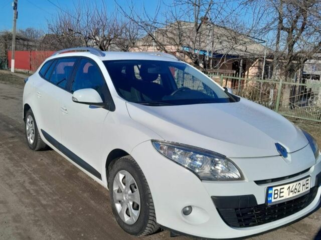 Белый Рено Меган, объемом двигателя 1.5 л и пробегом 270 тыс. км за 7000 $, фото 1 на Automoto.ua