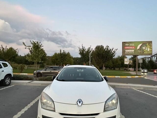 Білий Рено Меган, об'ємом двигуна 1.5 л та пробігом 360 тис. км за 6799 $, фото 1 на Automoto.ua