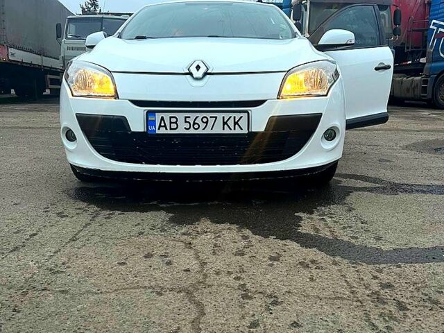 Белый Рено Меган, объемом двигателя 1.5 л и пробегом 201 тыс. км за 6100 $, фото 1 на Automoto.ua