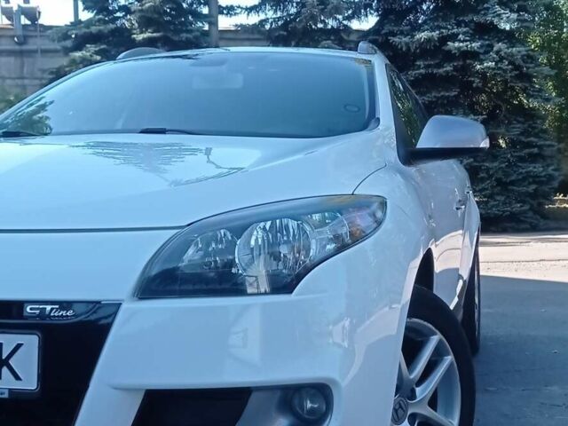 Білий Рено Меган, об'ємом двигуна 1.4 л та пробігом 157 тис. км за 8100 $, фото 1 на Automoto.ua