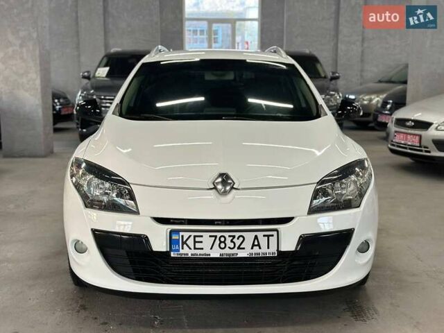 Белый Рено Меган, объемом двигателя 1.46 л и пробегом 332 тыс. км за 7699 $, фото 1 на Automoto.ua