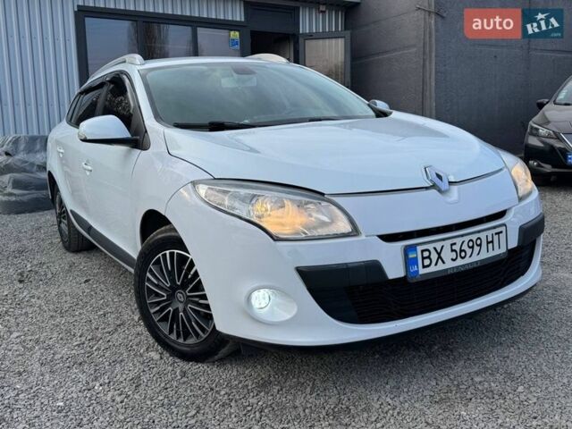 Белый Рено Меган, объемом двигателя 1.5 л и пробегом 317 тыс. км за 7999 $, фото 1 на Automoto.ua