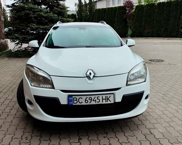 Белый Рено Меган, объемом двигателя 1.46 л и пробегом 246 тыс. км за 6700 $, фото 1 на Automoto.ua