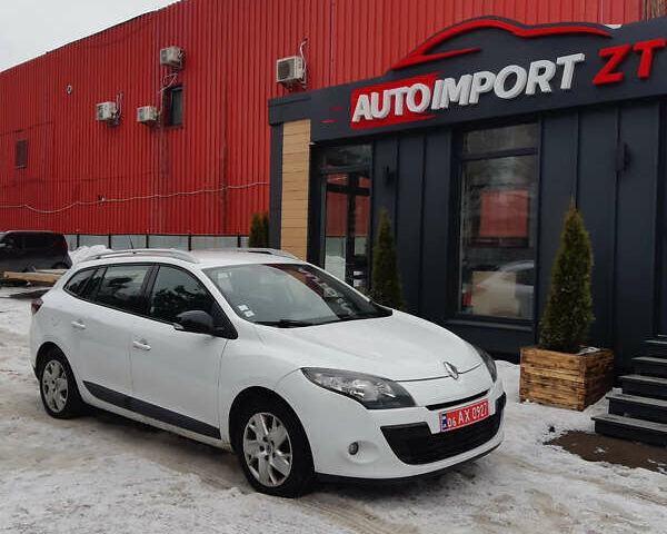 Білий Рено Меган, об'ємом двигуна 1.46 л та пробігом 340 тис. км за 6200 $, фото 1 на Automoto.ua
