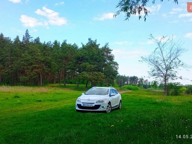 Білий Рено Меган, об'ємом двигуна 1.46 л та пробігом 255 тис. км за 6800 $, фото 1 на Automoto.ua