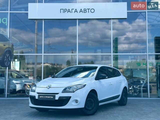 Білий Рено Меган, об'ємом двигуна 1.46 л та пробігом 255 тис. км за 7000 $, фото 1 на Automoto.ua
