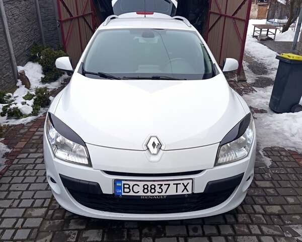 Белый Рено Меган, объемом двигателя 1.5 л и пробегом 268 тыс. км за 6990 $, фото 1 на Automoto.ua