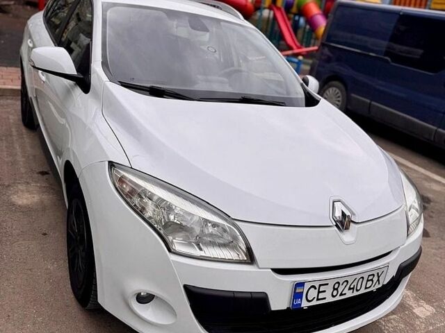 Білий Рено Меган, об'ємом двигуна 1.46 л та пробігом 250 тис. км за 5500 $, фото 1 на Automoto.ua