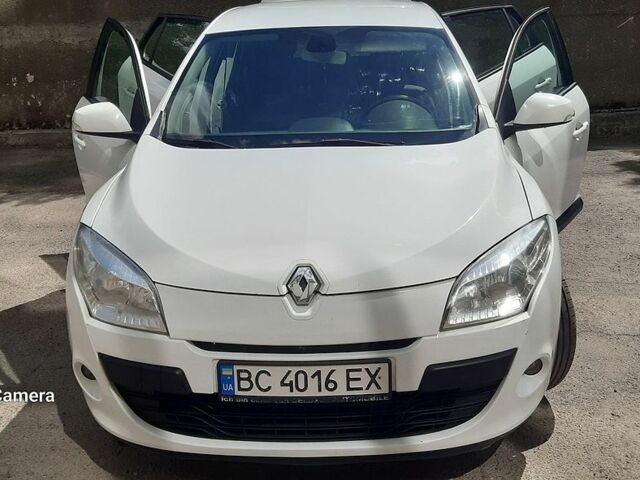 Білий Рено Меган, об'ємом двигуна 1.46 л та пробігом 297 тис. км за 6500 $, фото 1 на Automoto.ua