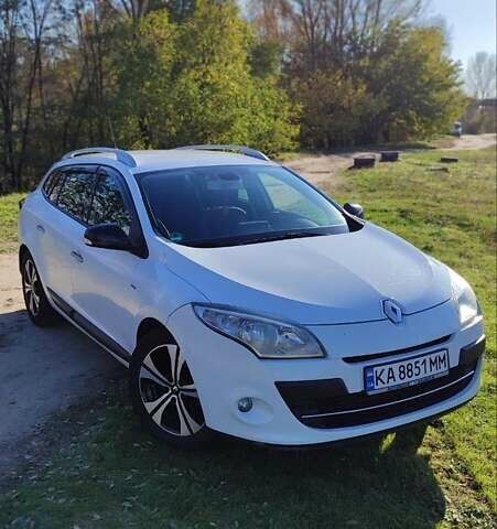 Рено Меган 2011 в Киеве на Automoto.ua Белый Рено Меган, объемом двигателя 1.87 л и пробегом 244 тыс. км за 6300 $, фото 1 на Automoto.ua