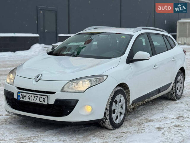 Белый Рено Меган, объемом двигателя 1.46 л и пробегом 295 тыс. км за 6399 $, фото 1 на Automoto.ua