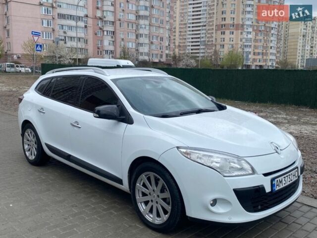 Белый Рено Меган, объемом двигателя 1.46 л и пробегом 291 тыс. км за 6799 $, фото 1 на Automoto.ua