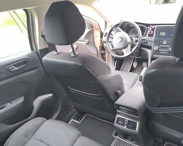 Білий Рено Меган, об'ємом двигуна 2.3 л та пробігом 230 тис. км за 11821 $, фото 1 на Automoto.ua