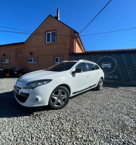 Белый Рено Меган, объемом двигателя 1.46 л и пробегом 345 тыс. км за 6700 $, фото 1 на Automoto.ua